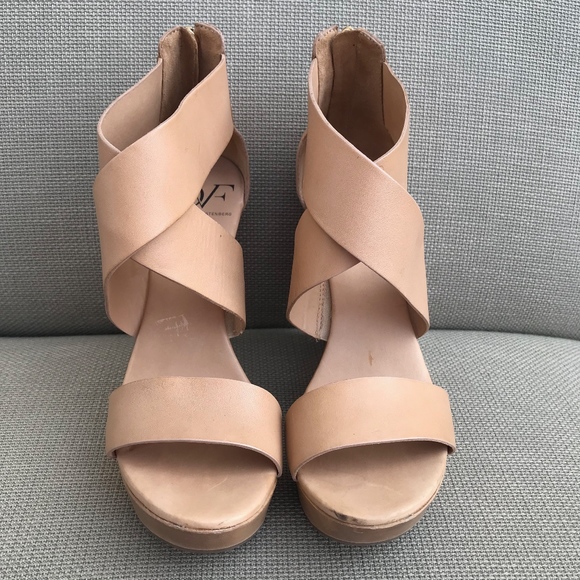 DVF Tan Platform Wedge - Picture 2 of 6